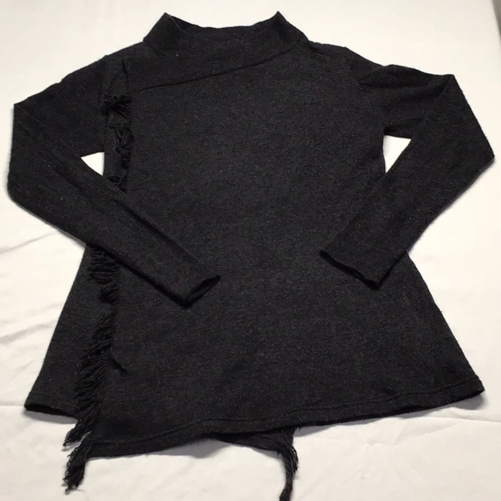 🌼C. LUCE CARDIGAN SWEATER WOMEN'S SIZE SMALL. 35% wool‎